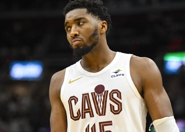 有米切尔谁还要拉文？尼克斯领跑米球王争夺战