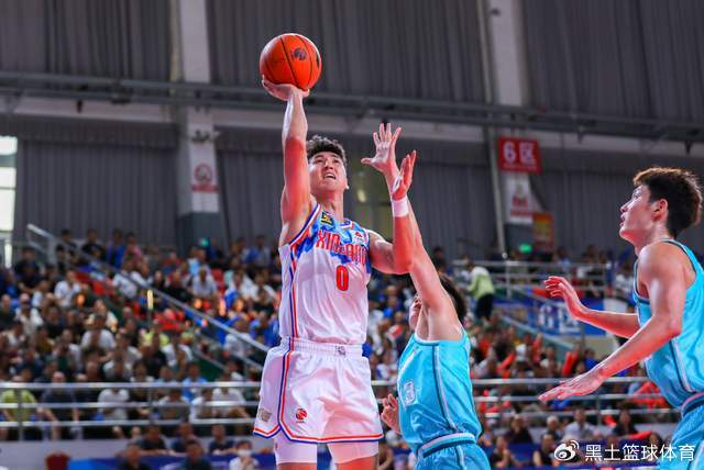 kaiyun-冲击季后赛难了！新疆男篮三大主力连续赛季报销，格兰也无能为力|西尔扎提|后卫线|赵睿|吴冠希|北京首钢_新浪体育_新浪新闻